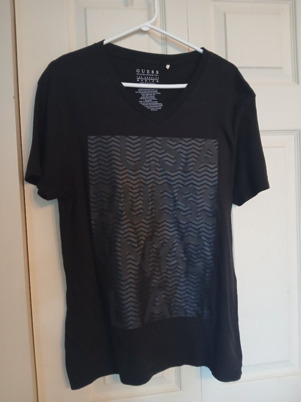 GUESS graphic black t shirt size medium M